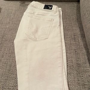 White American Eagle Skinny Jeans